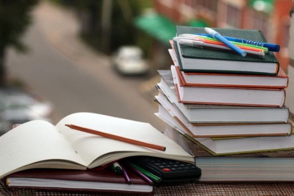 Testi scolastici, allarme caro-libri